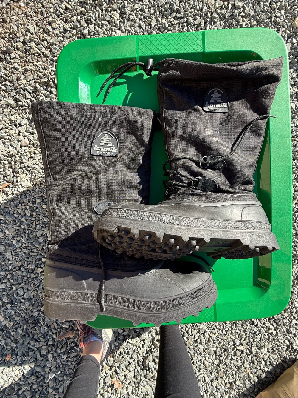 Kamik Men’s Black Waterproof Winter Snow Boots with Traction Soles Sz 8